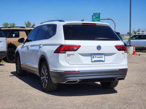 Pure White 2018 Volkswagen Tiguan 2.0T SEL