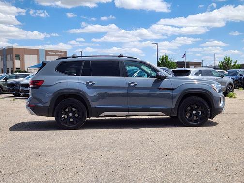 Pure Gray 2024 Volkswagen Atlas 2.0T SE w/Technology 4MOTION