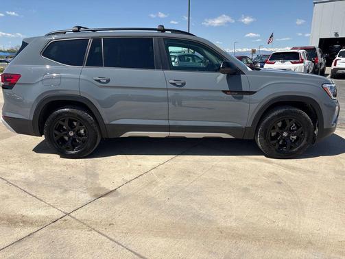 Pure Gray 2024 Volkswagen Atlas 2.0T SE w/Technology 4MOTION