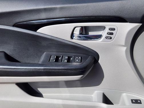 Modern Steel Metallic 2019 Honda Pilot Touring 8-Passenger