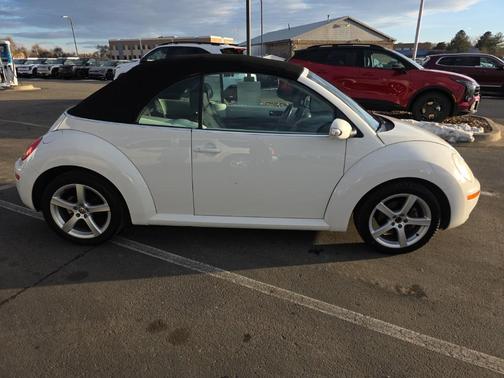 2009 Volkswagen New Beetle S