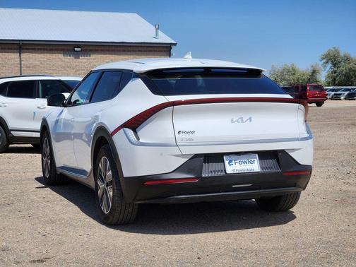 Snow White Pearl 2024 Kia EV6 Light Long Range