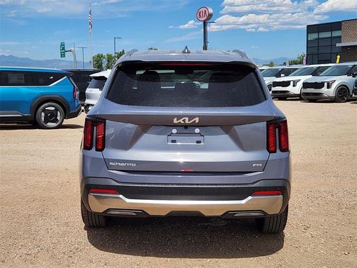 2025 Kia Sorento S
