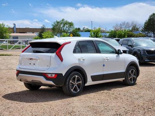 2025 Kia Niro LX