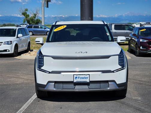 Snow White Pearl 2024 Kia EV9 Wind