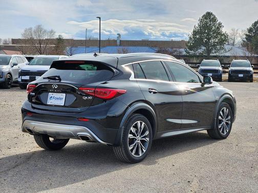 2018 INFINITI QX30 ESSENTIAL