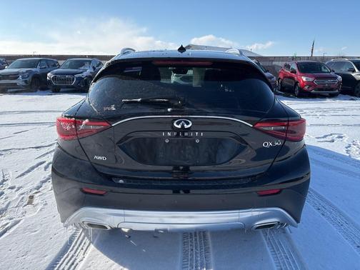 2018 INFINITI QX30 ESSENTIAL