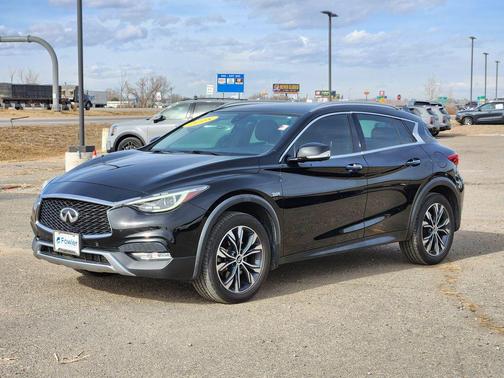 2018 INFINITI QX30 ESSENTIAL