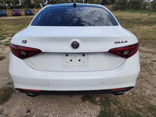 2021 Alfa Romeo Giulia Base