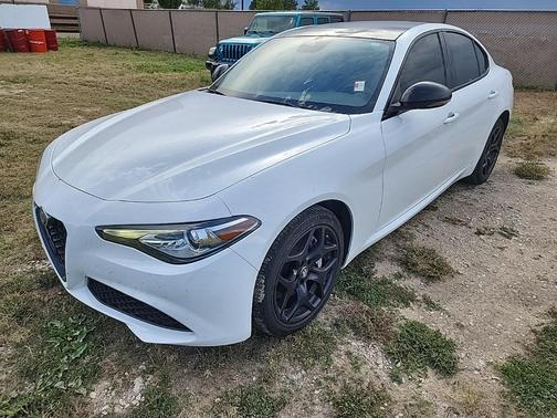 2021 Alfa Romeo Giulia Base