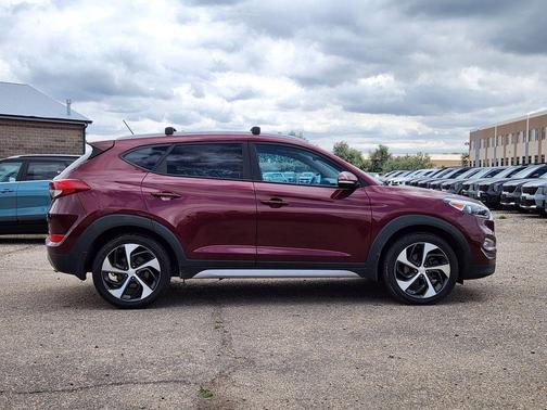 Ruby Wine 2017 Hyundai TUCSON Sport