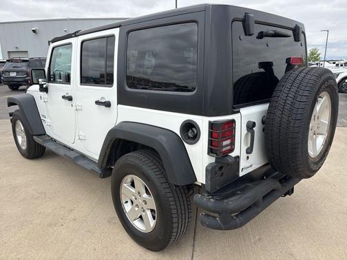 Bright White Clearcoat 2015 Jeep Wrangler Unlimited Sport