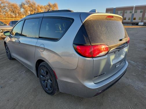2019 Chrysler Pacifica Hybrid Touring L