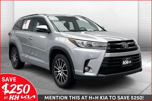 2017 Toyota Highlander SE
