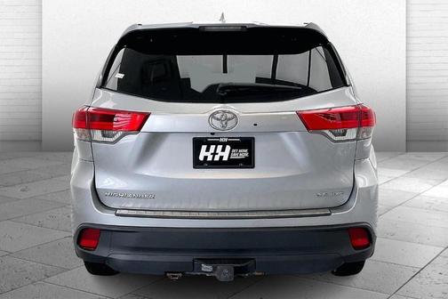 2017 Toyota Highlander SE