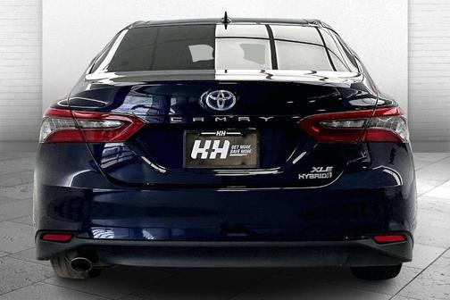 2022 Toyota Camry Hybrid XLE
