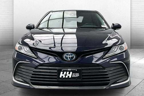 2022 Toyota Camry Hybrid XLE