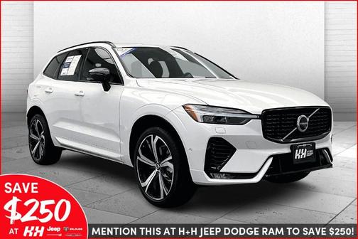 2023 Volvo XC60 B6 Ultimate Dark Theme