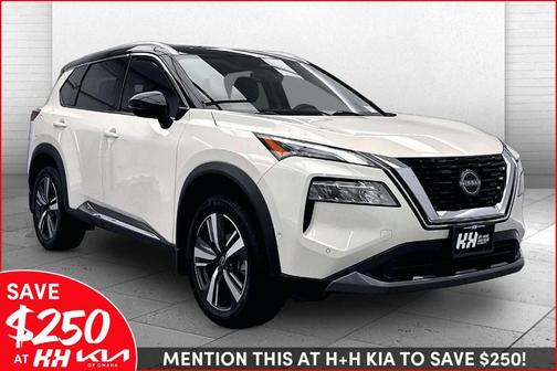 2 Tone White / Black Roof 2023 Nissan Rogue SL