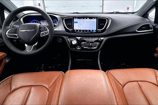 Silver Mist Clearcoat 2024 Chrysler Pacifica Pinnacle