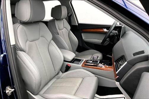 2022 Audi Q5 45 S line Premium Plus