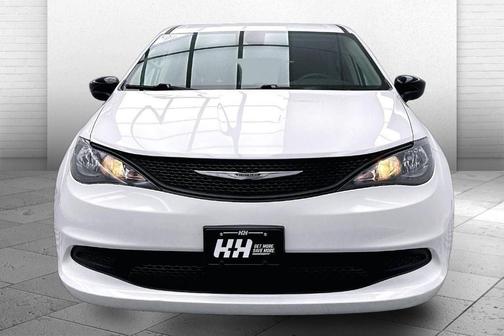 2024 Chrysler Voyager LX