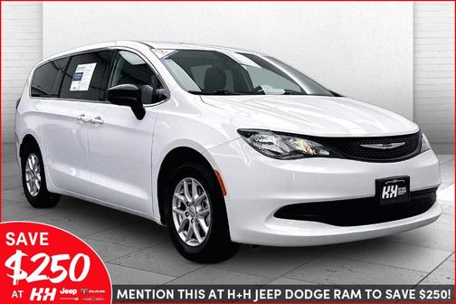 2024 Chrysler Voyager LX