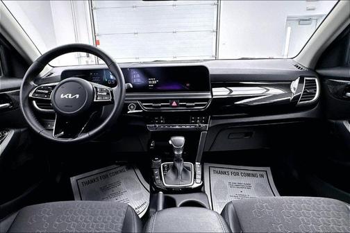 Fusion Orange 2025 Kia Seltos S