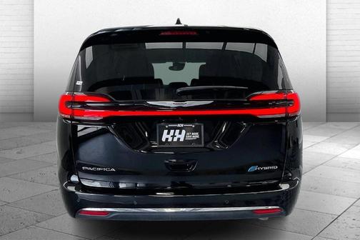 2024 Chrysler Pacifica Hybrid Select