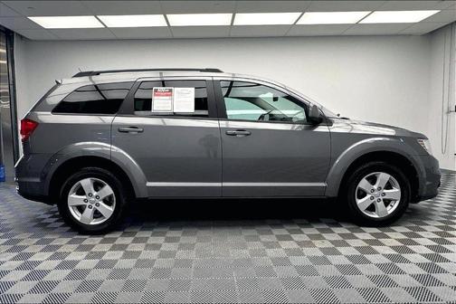 Storm Gray Pearl 2012 Dodge Journey SXT