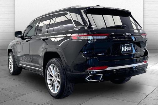 Diamond Black 2022 Jeep Grand Cherokee 4xe Summit
