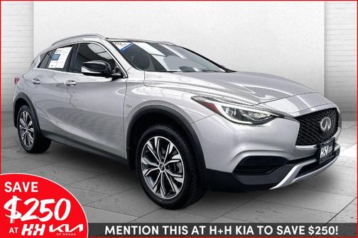 2018 INFINITI QX30 LUXE