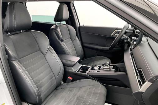 2023 Mitsubishi Outlander SE