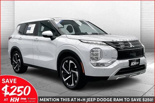 2023 Mitsubishi Outlander SE