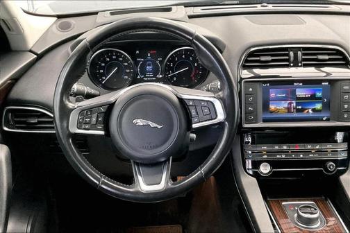 2018 Jaguar F-PACE 30t Prestige