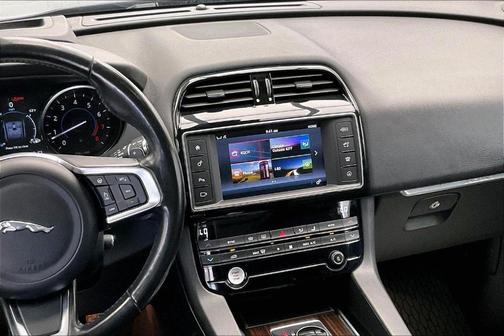 2018 Jaguar F-PACE 30t Prestige