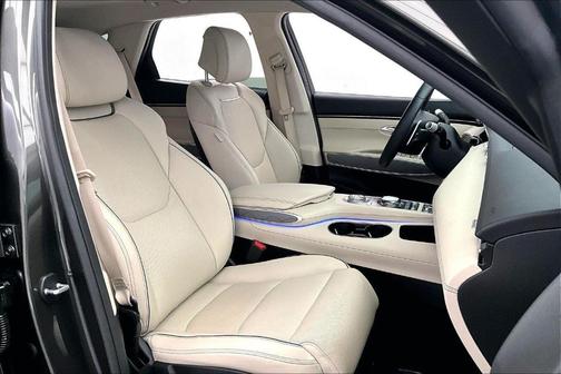 2025 Genesis GV70 2.5T