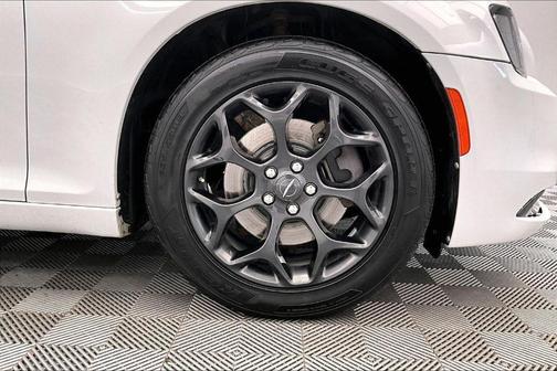 2019 Chrysler 300 S
