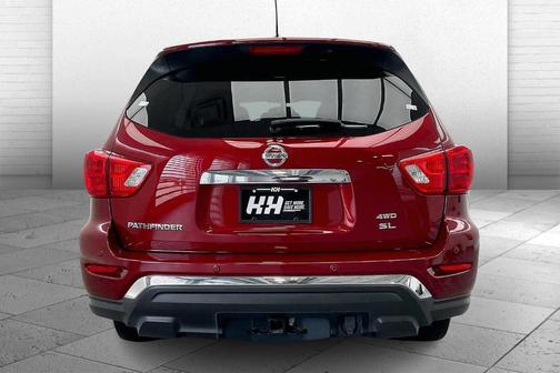2018 Nissan Pathfinder SL