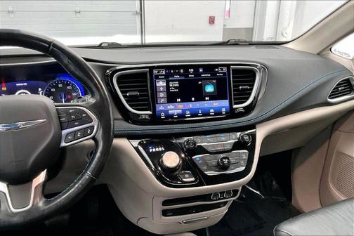 2021 Chrysler Pacifica Touring-L