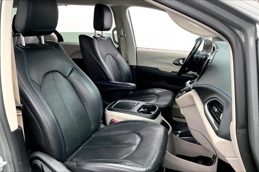 2021 Chrysler Pacifica Touring-L