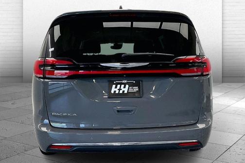 2021 Chrysler Pacifica Touring-L