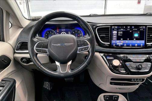2021 Chrysler Pacifica Touring-L