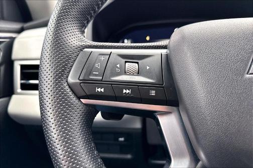 Cosmic Blue Metallic 2025 Mitsubishi Outlander SEL