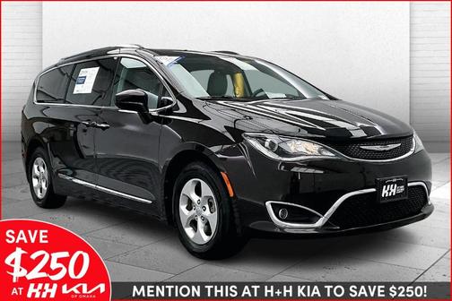 2017 Chrysler Pacifica Touring-L Plus