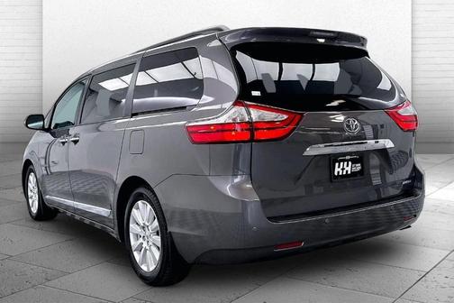 2017 Toyota Sienna XLE