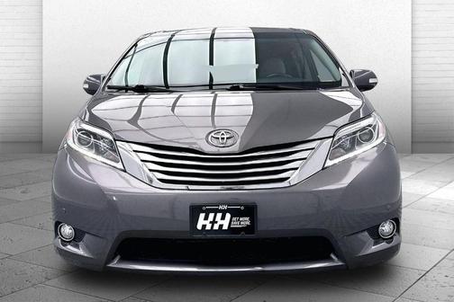 2017 Toyota Sienna XLE
