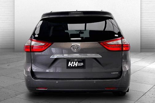 2017 Toyota Sienna XLE