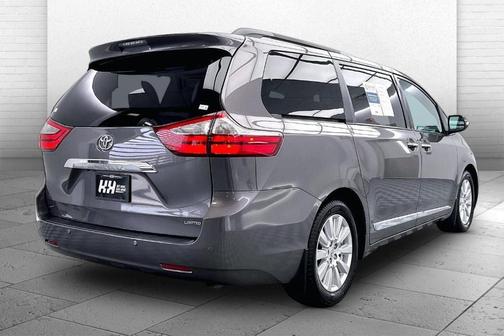 2017 Toyota Sienna XLE