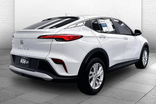 Summit White 2025 Buick Envista Preferred